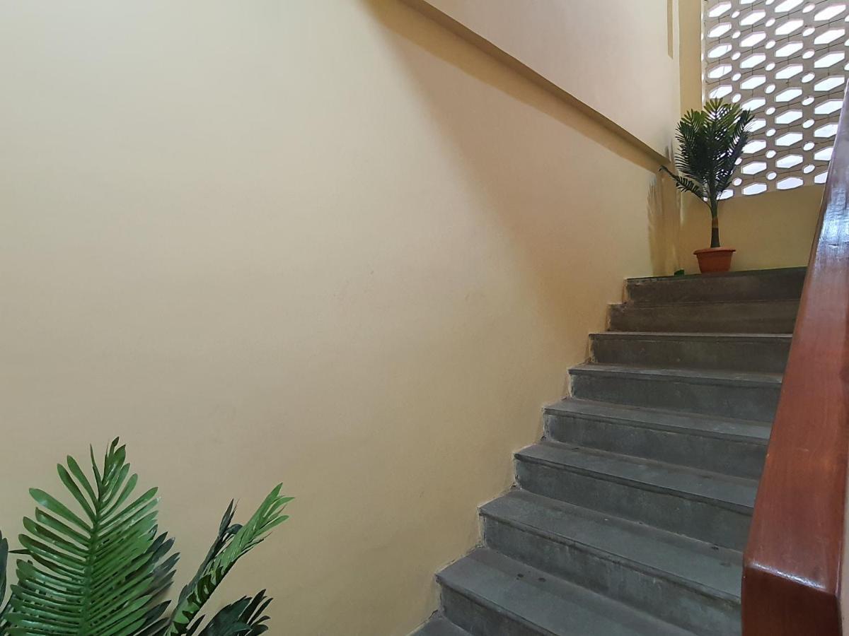 Osi Apartments Khar West Mumbai Exterior photo
